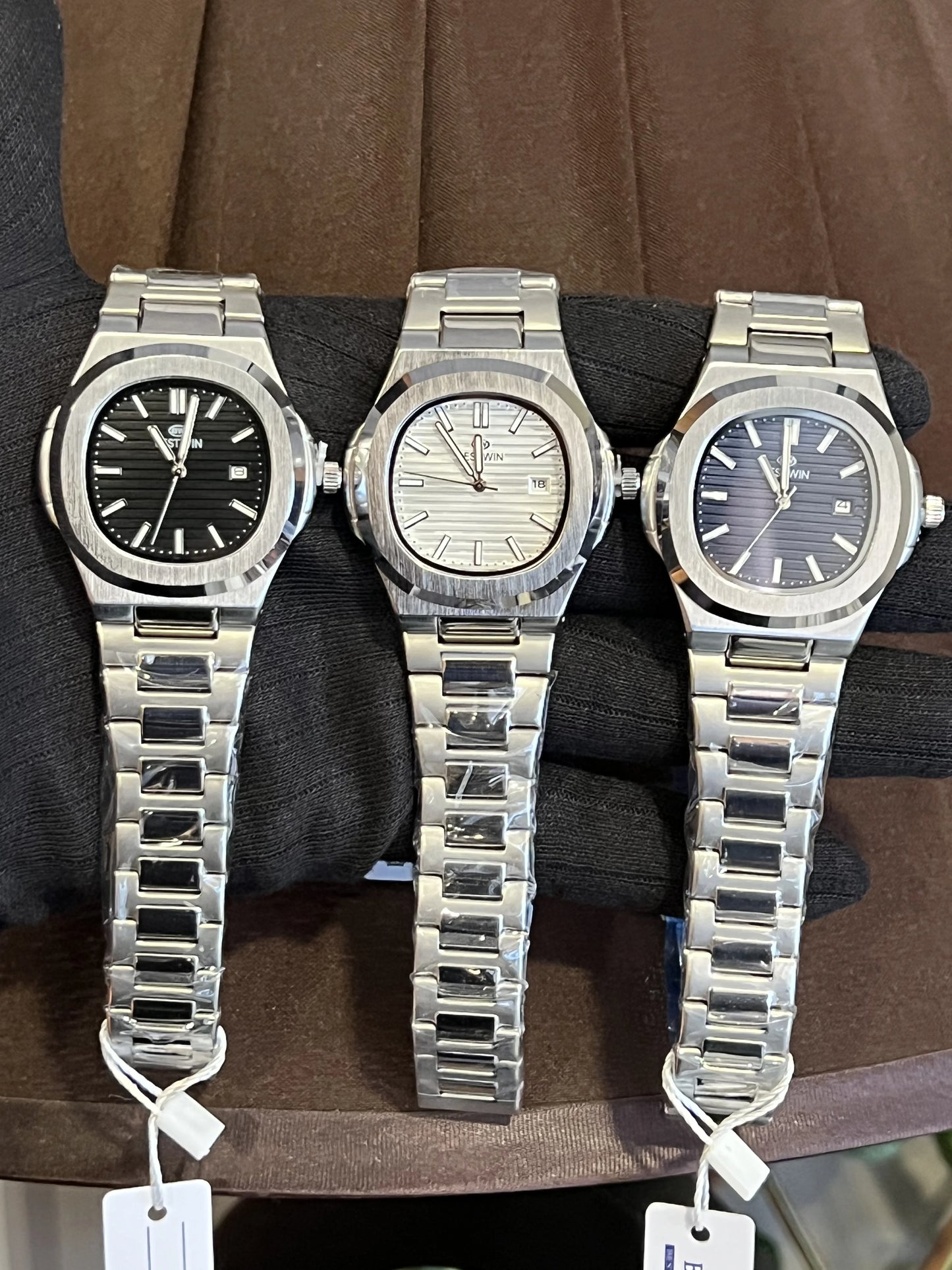 Men's Watch with Date Function & Vibrant Stainless Steel