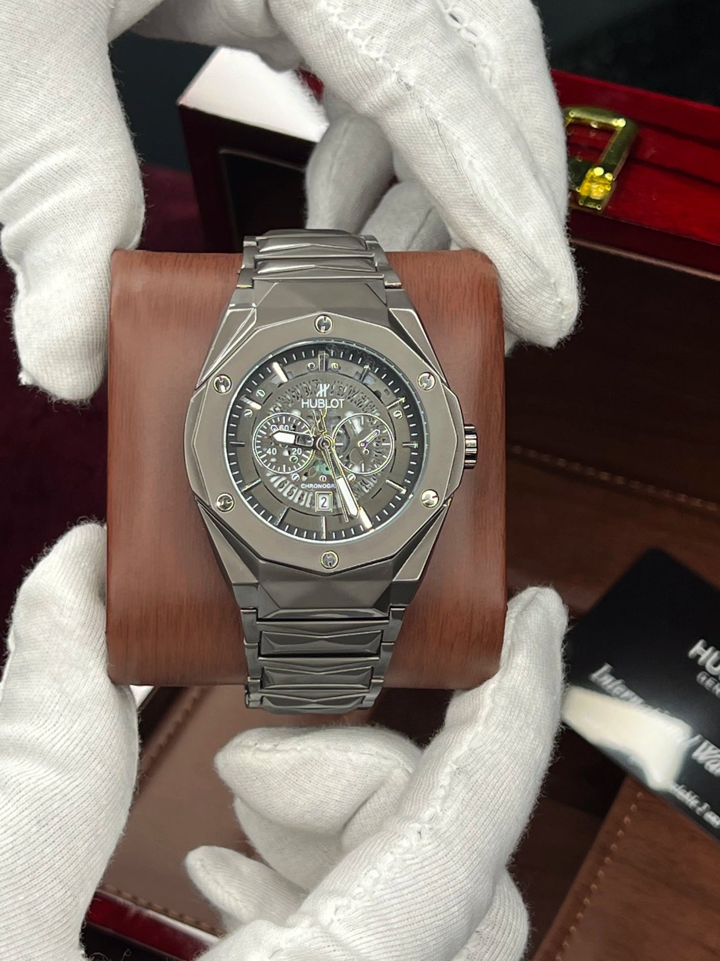 Premium Engraved Chain Wave Fusion Watch